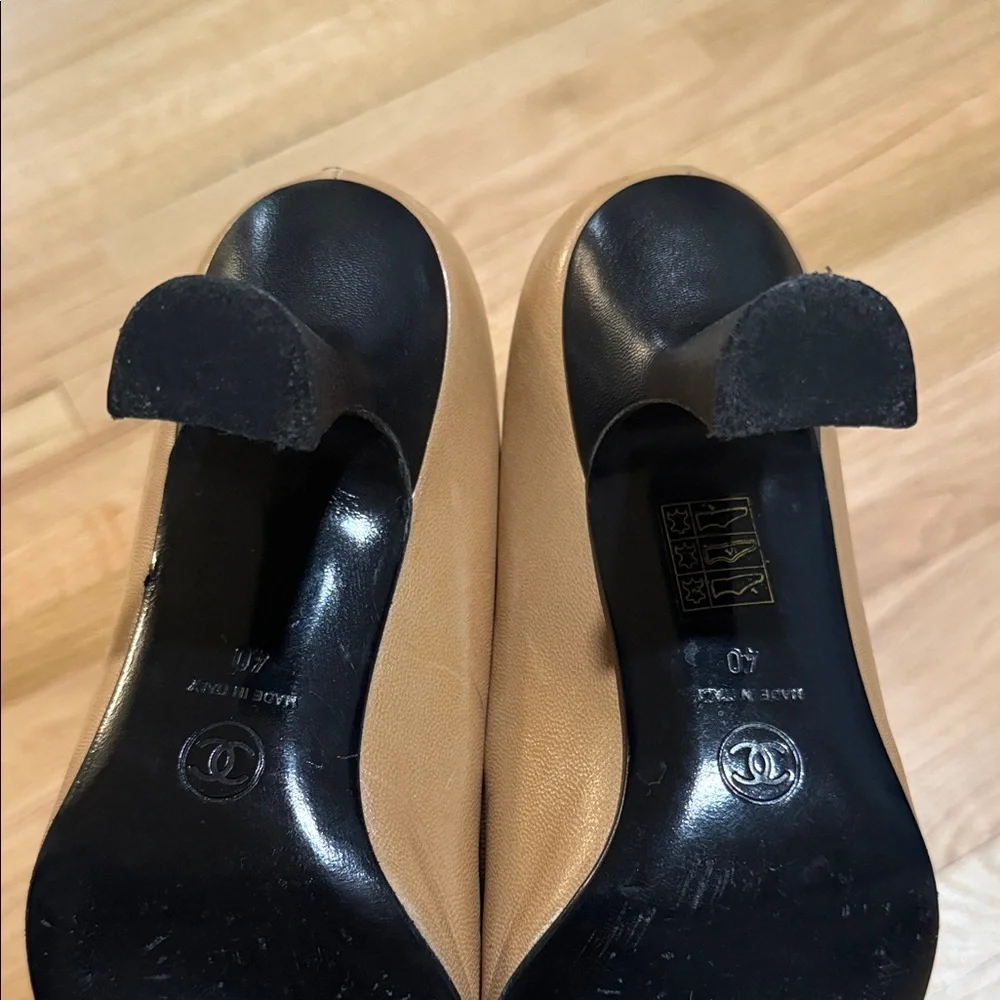 Vintage Chanel Heels - Elegant Tan and Black Women's Heels - Picture 4 of 4